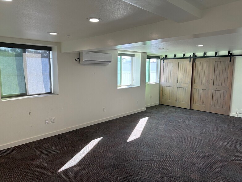 545 Stevens Ave W, Solana Beach, CA à louer - Photo intérieure – Image 3 sur 3