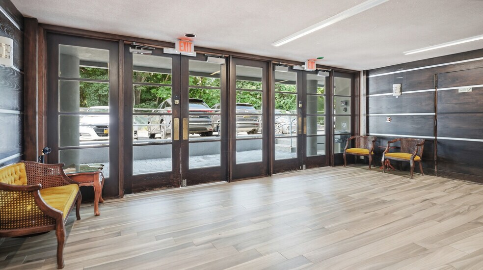 521 Route 111, Hauppauge, NY à louer - Photo de l’immeuble – Image 3 sur 26