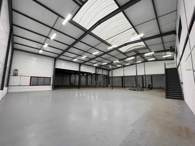 Local d’activités dans Goussainville à louer - Photo intérieure – Image 3 sur 7