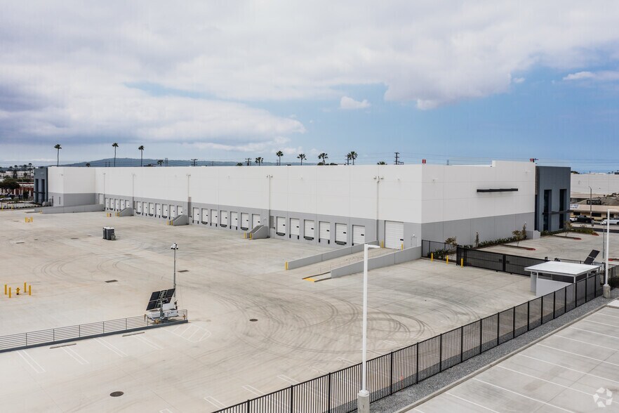 219 W Gardena Blvd, Gardena, CA à louer - Photo de l’immeuble – Image 2 sur 5