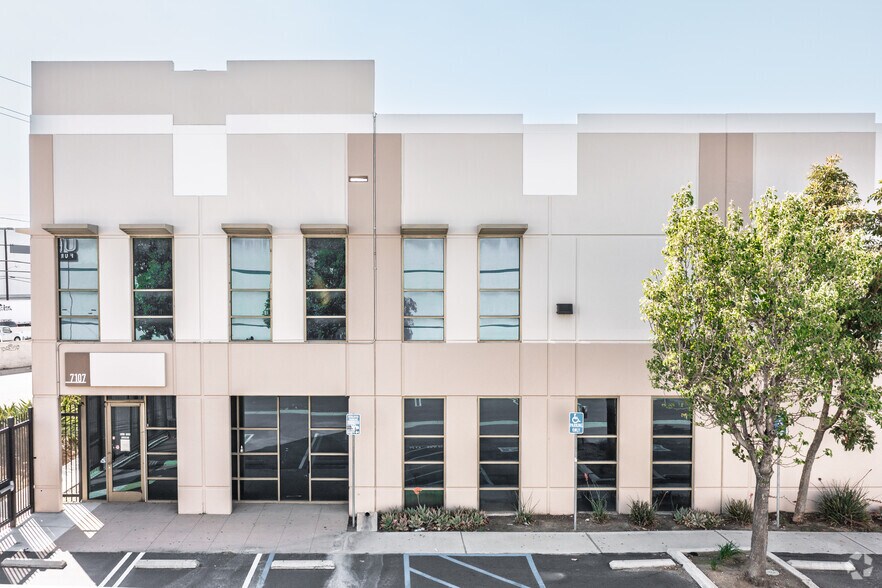 7125 Telegraph Rd, Montebello, CA à louer - Photo de l’immeuble – Image 3 sur 7