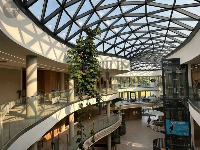 Bureau dans Limonest à louer - Hall d’entrée – Image 2 sur 12