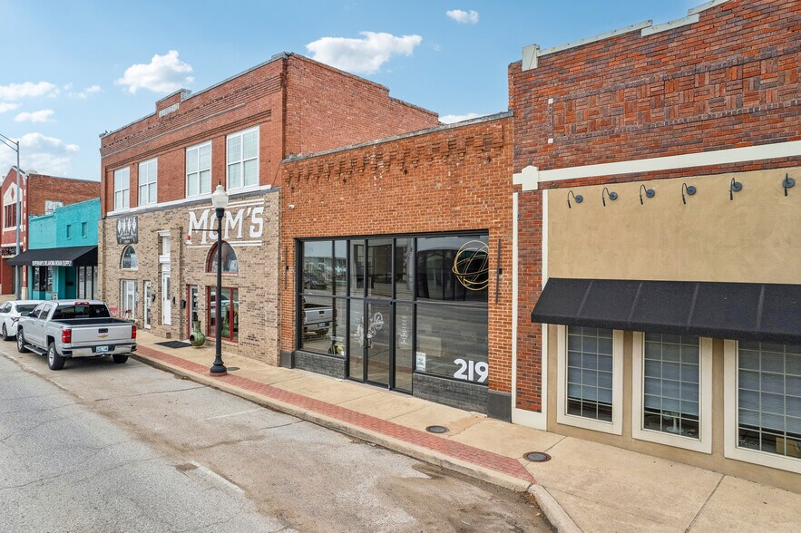 219 E Rogers Blvd, Skiatook, OK à vendre - Photo de l’immeuble – Image 2 sur 38