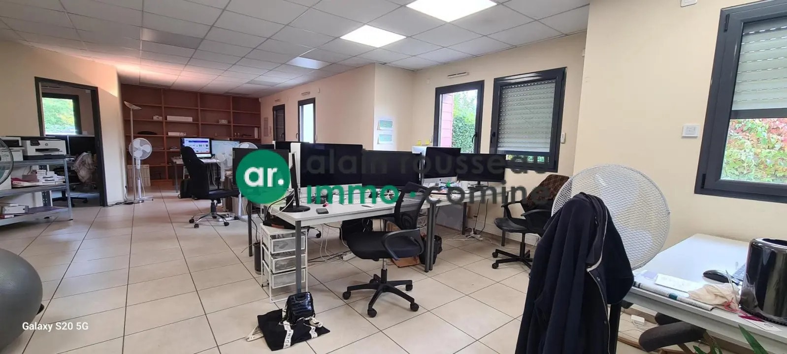 Bureau dans Écouflant à louer Photo de l’immeuble– Image 1 sur 4