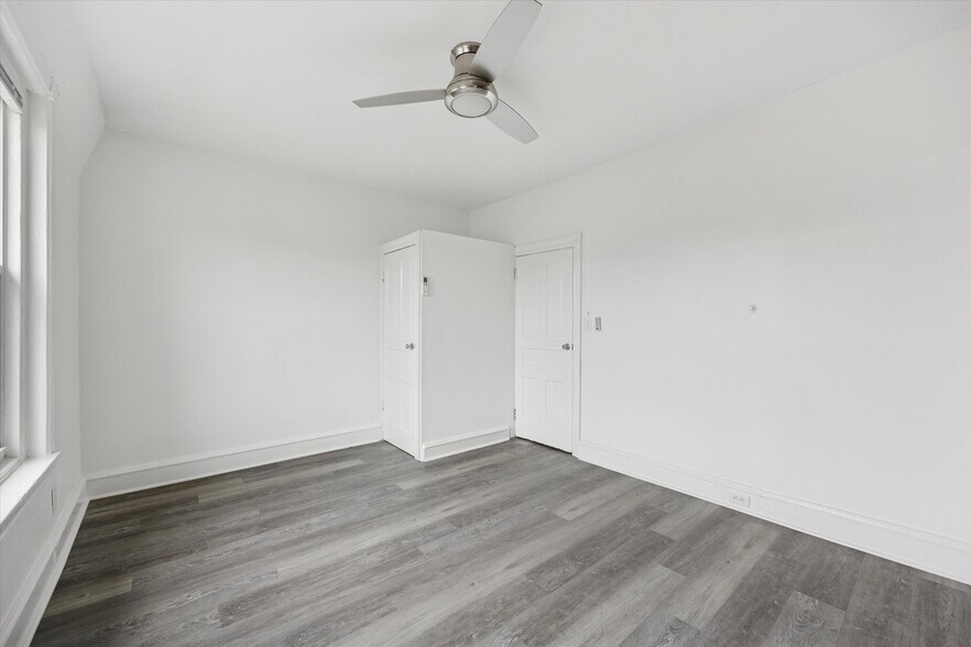 220 Buckingham Pl, Philadelphia, PA à vendre - Photo de l’immeuble – Image 3 sur 8