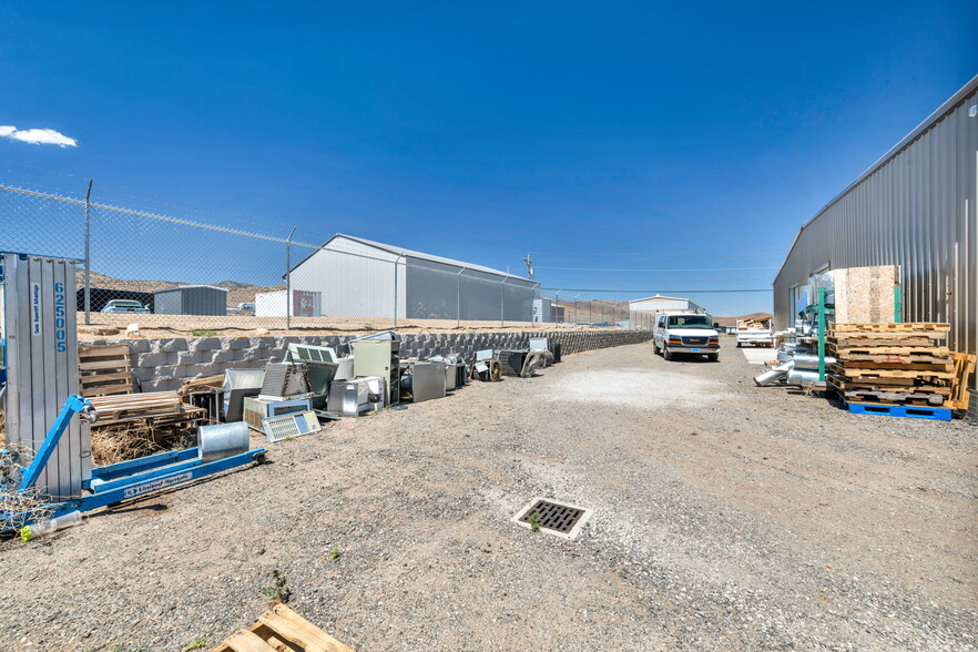 2 Brown dr, Mound House, NV à vendre - Photo de l’immeuble – Image 3 sur 70