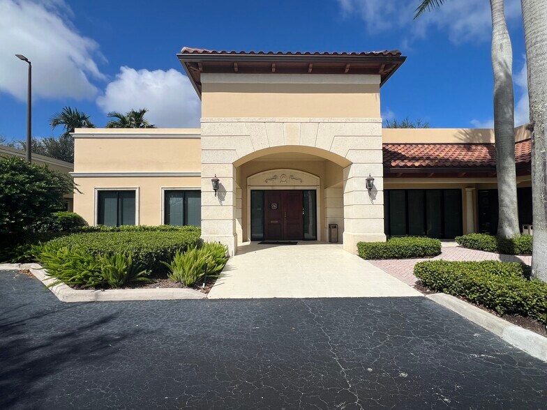 340 Columbia Dr, West Palm Beach, FL à louer - Photo de l’immeuble – Image 3 sur 4