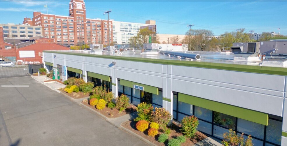 2454 Occidental Ave S, Seattle, WA à louer - Photo de l’immeuble – Image 3 sur 10