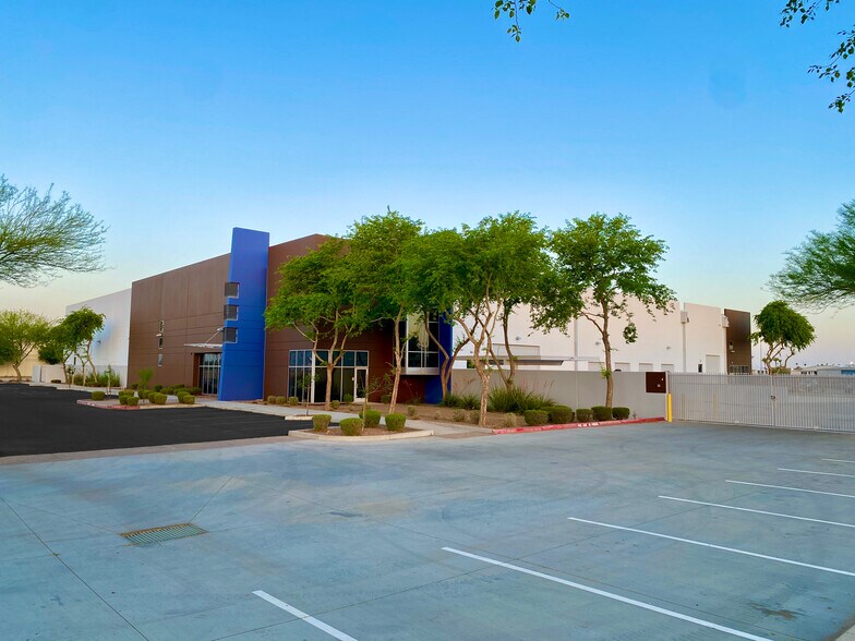 7754 E Velocity Way, Mesa, AZ à louer - Photo de l’immeuble – Image 1 sur 6