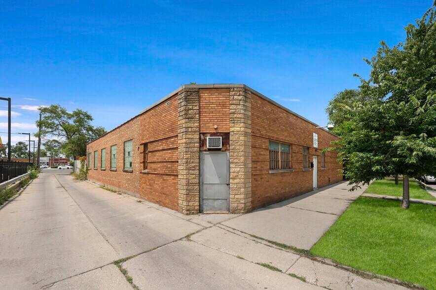 7828 S Claremont Ave, Chicago, IL à vendre - Photo de l’immeuble – Image 2 sur 35
