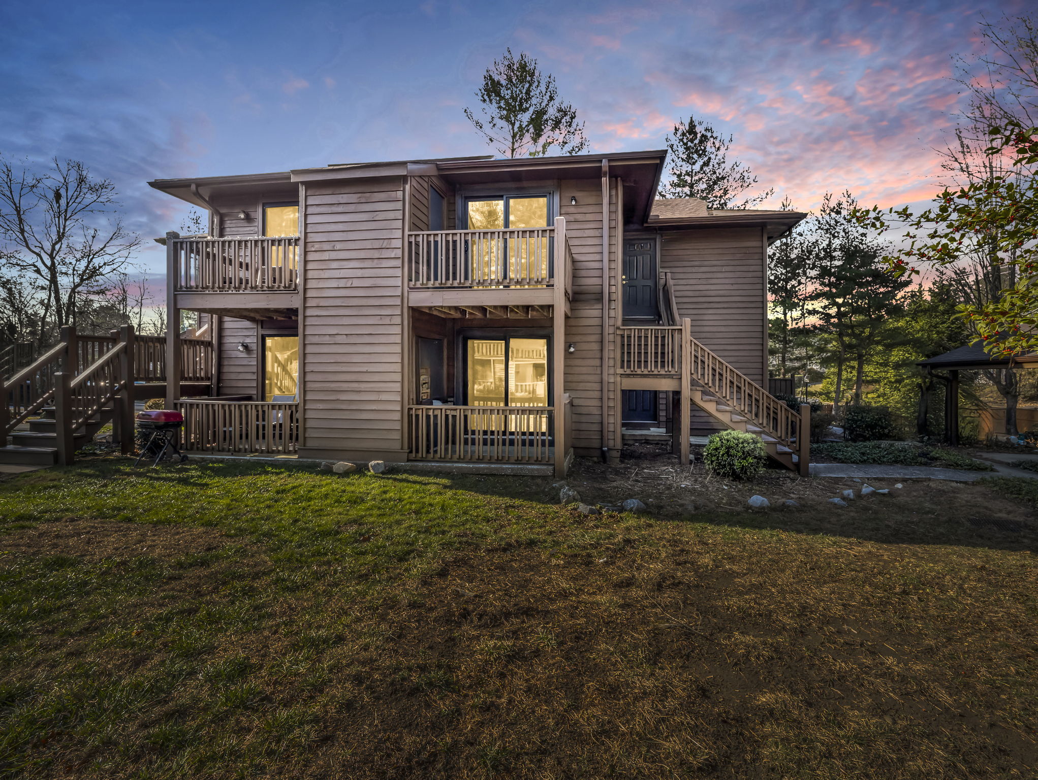520 Courtwood Ln, Hendersonville, NC à vendre Photo de l’immeuble– Image 1 sur 29