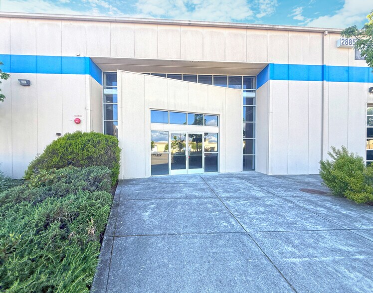 2885 Santa Rosa Ave, Santa Rosa, CA à louer - Photo principale – Image 1 sur 1