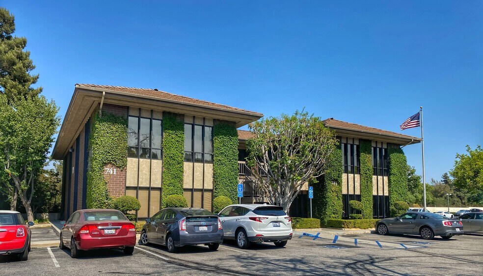 741 Glenvia St, Glendale, CA à louer - Photo de l’immeuble – Image 3 sur 4