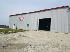 2275 State Highway 16, Shelbyville, IL à louer Photo de l’immeuble– Image 1 sur 16
