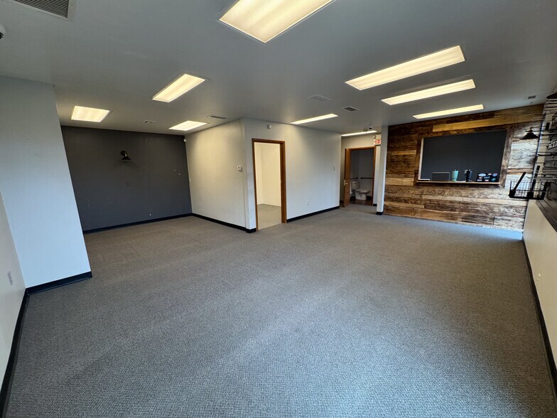 34910 Center Ridge Rd, North Ridgeville, OH à louer - Photo de l’immeuble – Image 3 sur 15