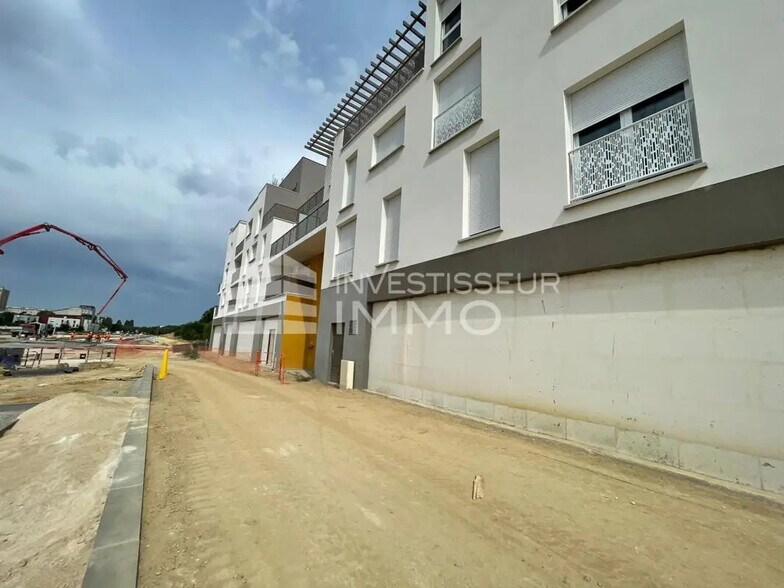 Local commercial dans Melun à louer - Photo de l’immeuble – Image 3 sur 4