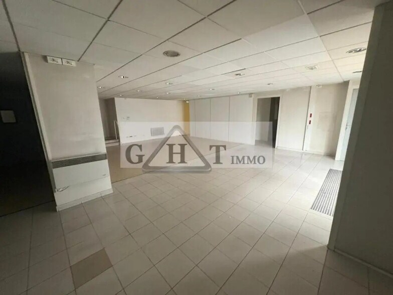 Local commercial dans Eaubonne à vendre - Photo de l’immeuble – Image 2 sur 8