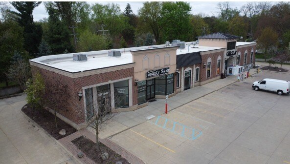7275 Cooley Lake Rd, West Bloomfield, MI à louer - Photo de l’immeuble – Image 2 sur 6