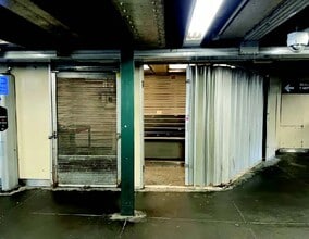 74th St, Broadway & Roosevelt Ave, Jackson Heights, NY à louer Photo intérieure– Image 1 sur 3