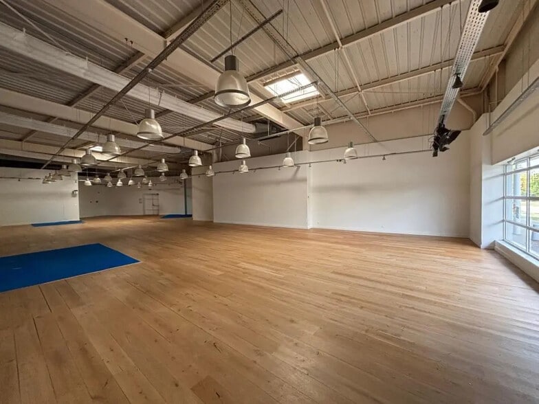 1 Rond Point Laurent Schwartz, Maurepas à louer - Photo intérieure – Image 2 sur 6