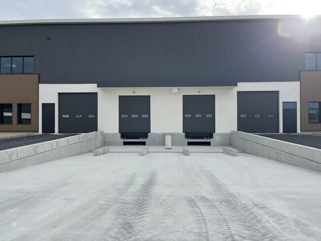 Plus de détails pour Bureau, Local d'activités à louer