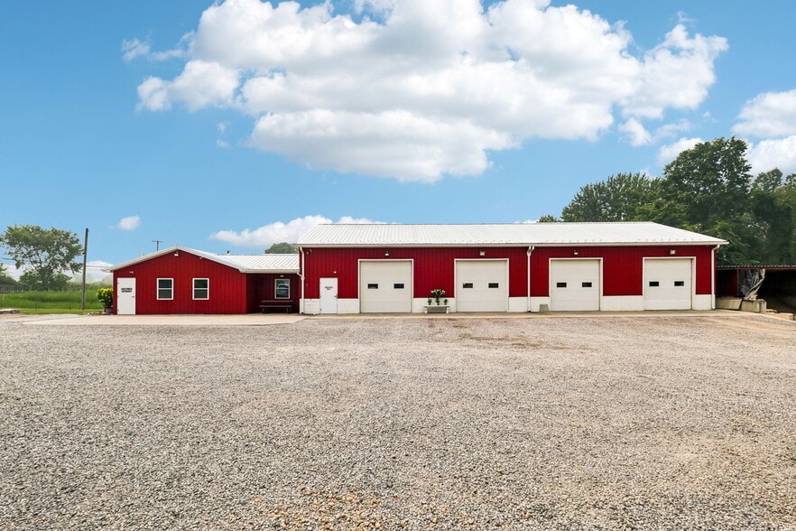 3220 McCartney Rd, Youngstown, OH à vendre - Photo principale – Image 1 sur 55