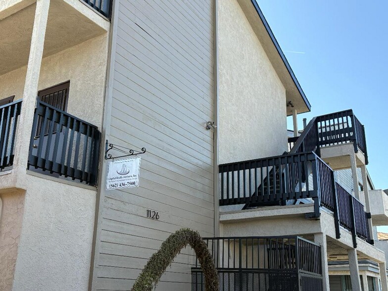 1126 Raymond Ave, Long Beach, CA à vendre - Photo de l’immeuble – Image 3 sur 15