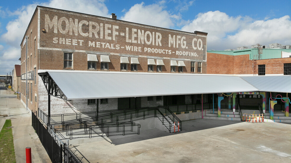 2103 Lyons Ave, Houston, TX à louer - Photo de l’immeuble – Image 1 sur 15