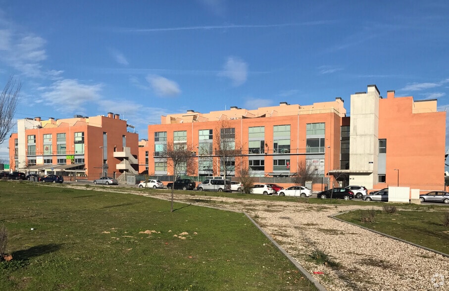 Local commercial dans Alcorcón, Madrid à louer - Photo principale – Image 1 sur 2