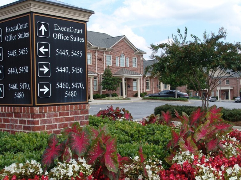 5480 McGinnis Village Pl, Alpharetta, GA à louer - Photo de l’immeuble – Image 3 sur 65