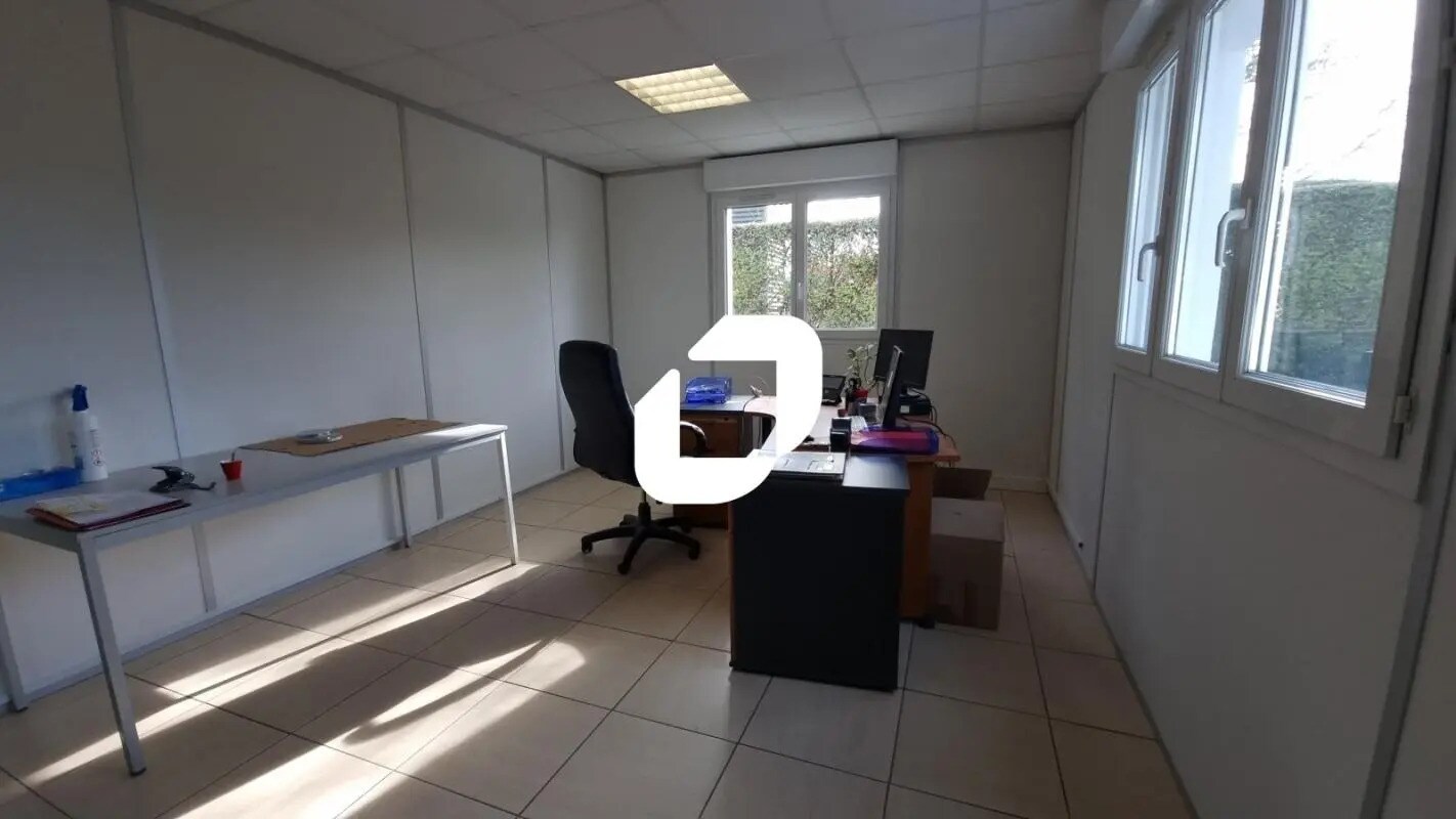 Industriel/Logistique dans Thorigny-sur-Marne à vendre Photo de l’immeuble– Image 1 sur 13