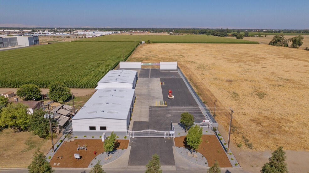 808 N Kelsey St, Visalia, CA à louer - Photo de l’immeuble – Image 2 sur 3