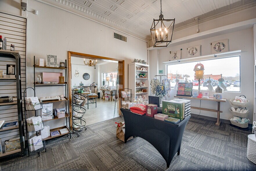 121 E Lexington Ave, Independence, MO à vendre - Photo de l’immeuble – Image 2 sur 25