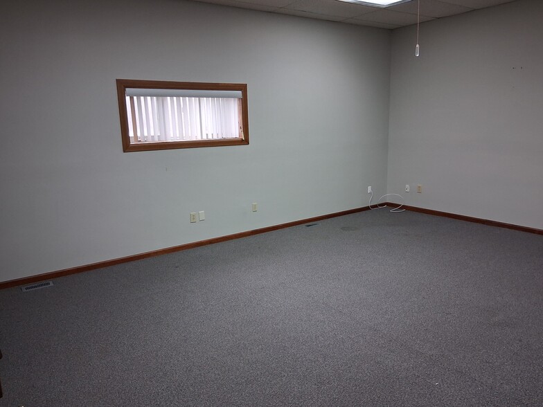 1370 N Fairfield Rd, Beavercreek, OH à louer - Photo de l’immeuble – Image 3 sur 7