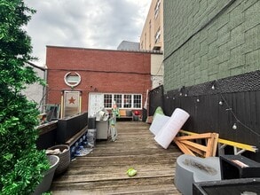 583 Driggs Ave, Brooklyn, NY à louer Autre– Image 2 sur 7