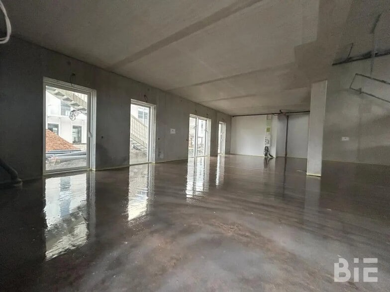 Local d'activités dans Bruges à vendre - Photo de l’immeuble – Image 1 sur 20