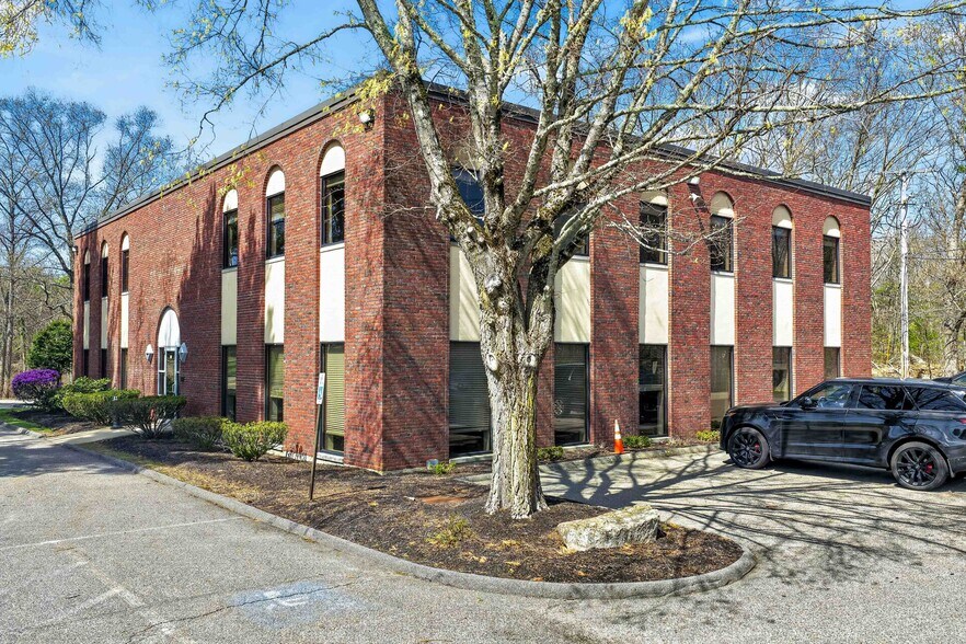 70 Hawes Way, Stoughton, MA à louer - Photo de l’immeuble – Image 2 sur 8