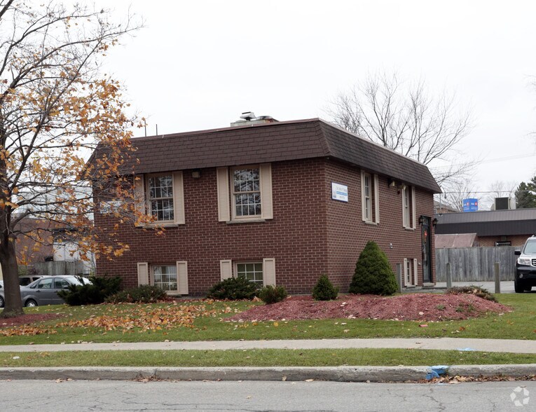5 Hickory St E, Waterloo, ON à louer - Photo de l’immeuble – Image 2 sur 2