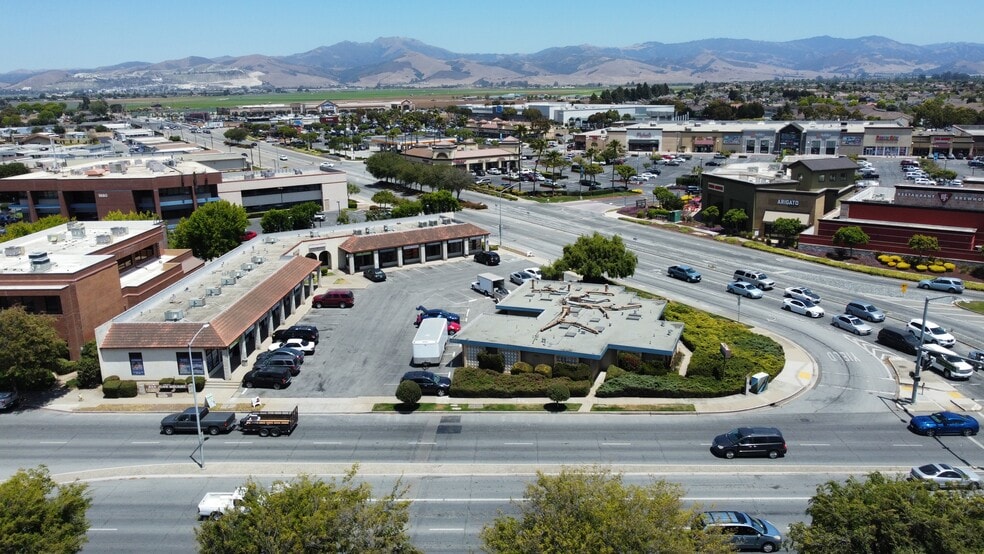 1850 N Main St, Salinas, CA à vendre - Photo de l’immeuble – Image 3 sur 6