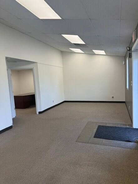 150 Cooper Rd, West Berlin, NJ à vendre - Photo de l’immeuble – Image 2 sur 7