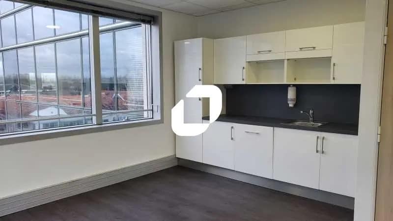 Bureau dans Villepinte à louer - Photo intérieure – Image 2 sur 9