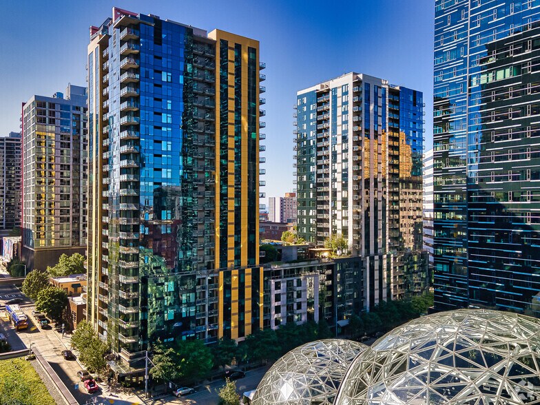 2121 6th Ave, Seattle, WA à louer - Photo de l’immeuble – Image 1 sur 10