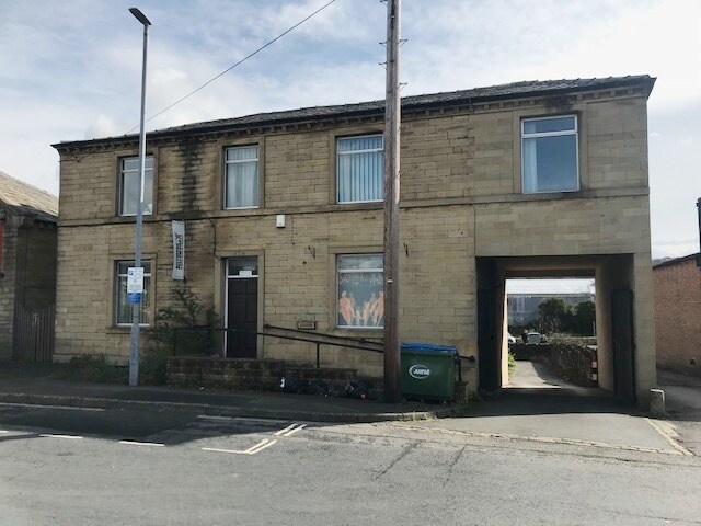 21 Old Leeds Rd, Huddersfield à vendre - Photo principale – Image 1 sur 3