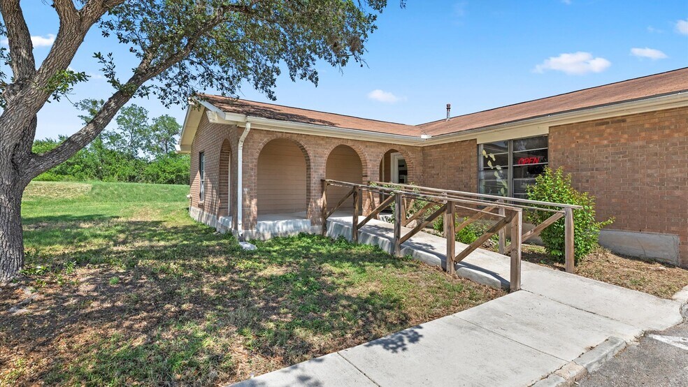 9050 FM 78 Rd, Converse, TX à vendre - Photo de l’immeuble – Image 3 sur 21