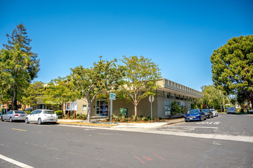 721 Colorado Ave, Palo Alto, CA à vendre - Photo de l’immeuble – Image 1 sur 24