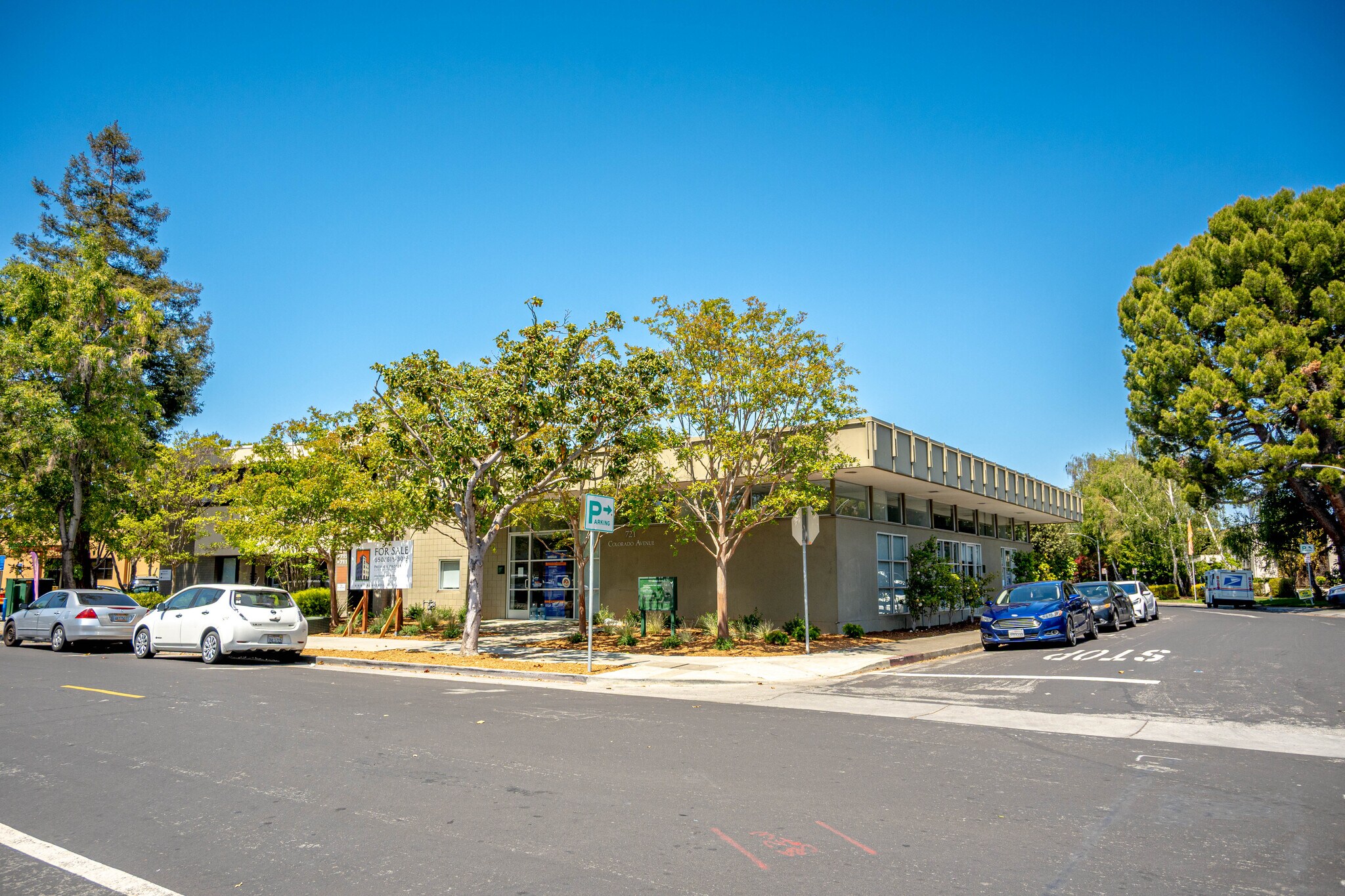 721 Colorado Ave, Palo Alto, CA à vendre Photo de l’immeuble– Image 1 sur 25
