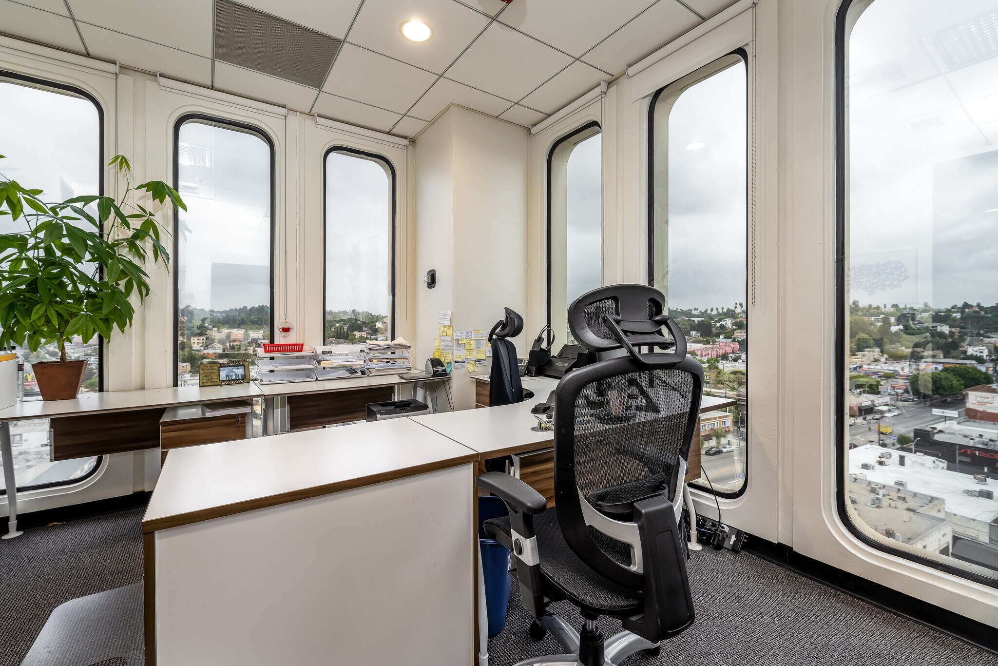 1910 W Sunset Blvd, Los Angeles, CA à louer Photo de l’immeuble– Image 1 sur 20