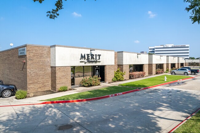 Plus de détails pour 2307 Springlake Rd, Farmers Branch, TX - Local d'activités à louer