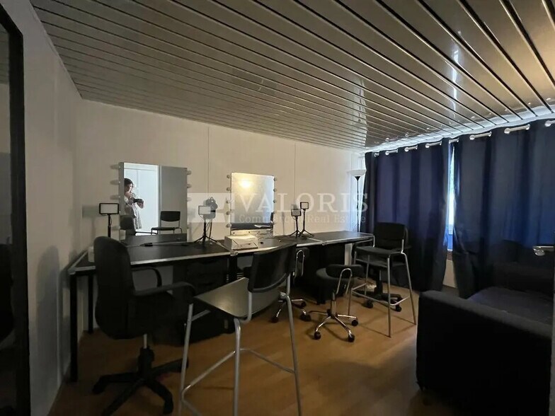 Local d'activités dans OULLINS-PIERRE-BÉNITE à vendre - Photo intérieure – Image 3 sur 7