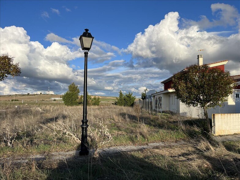Terrain dans Sanchidrián à vendre - Photo de l’immeuble – Image 2 sur 12